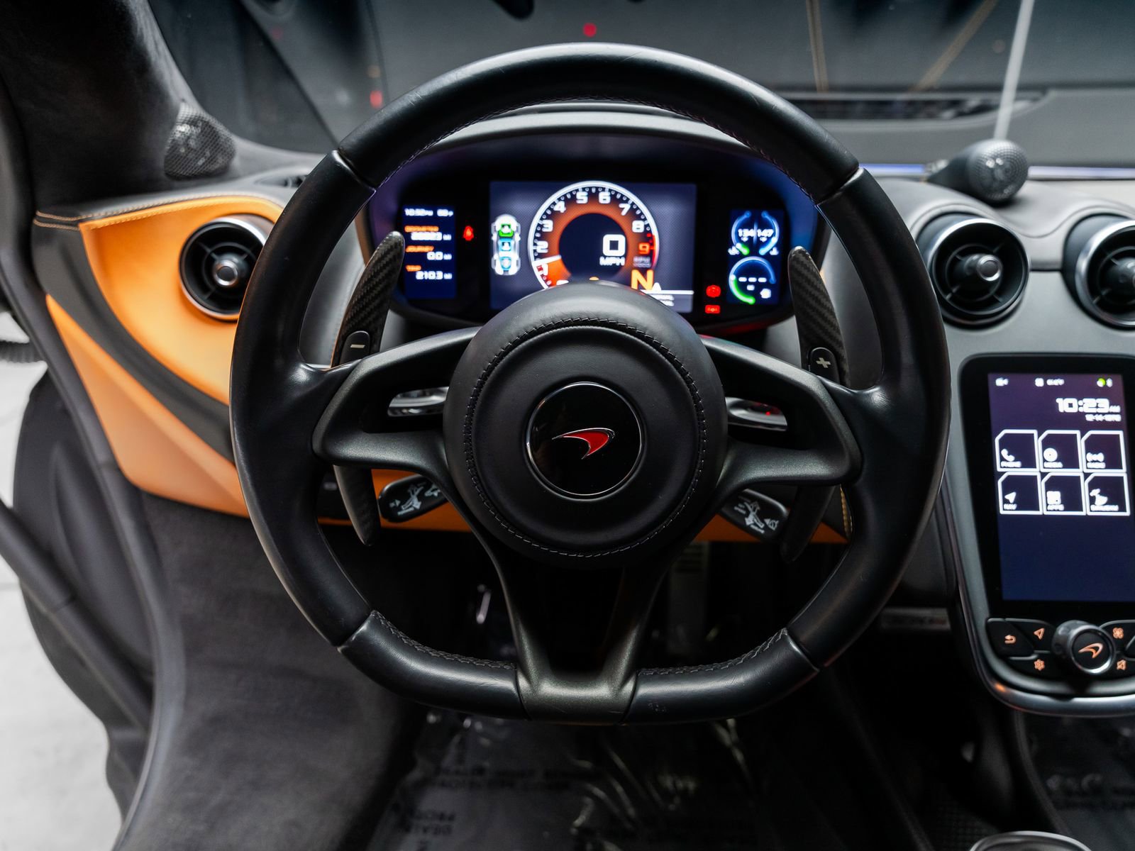 Used 2017 McLaren 570S Coupe RWD image 6