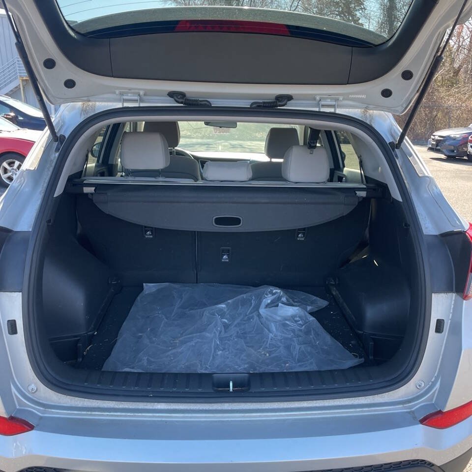 Used 2017 Hyundai Tucson SE FWD image 25