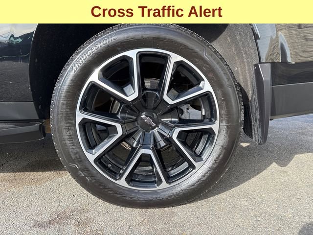 Used 2025 Chevrolet Suburban RST w/ Comfort Package AWD/4WD image 9