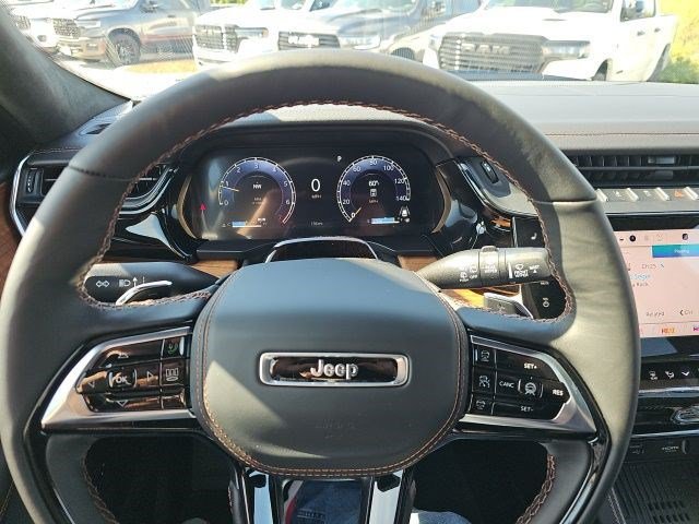 Used 2026 Jeep Grand Cherokee Summit w/ Obsidian Package AWD/4WD image 21