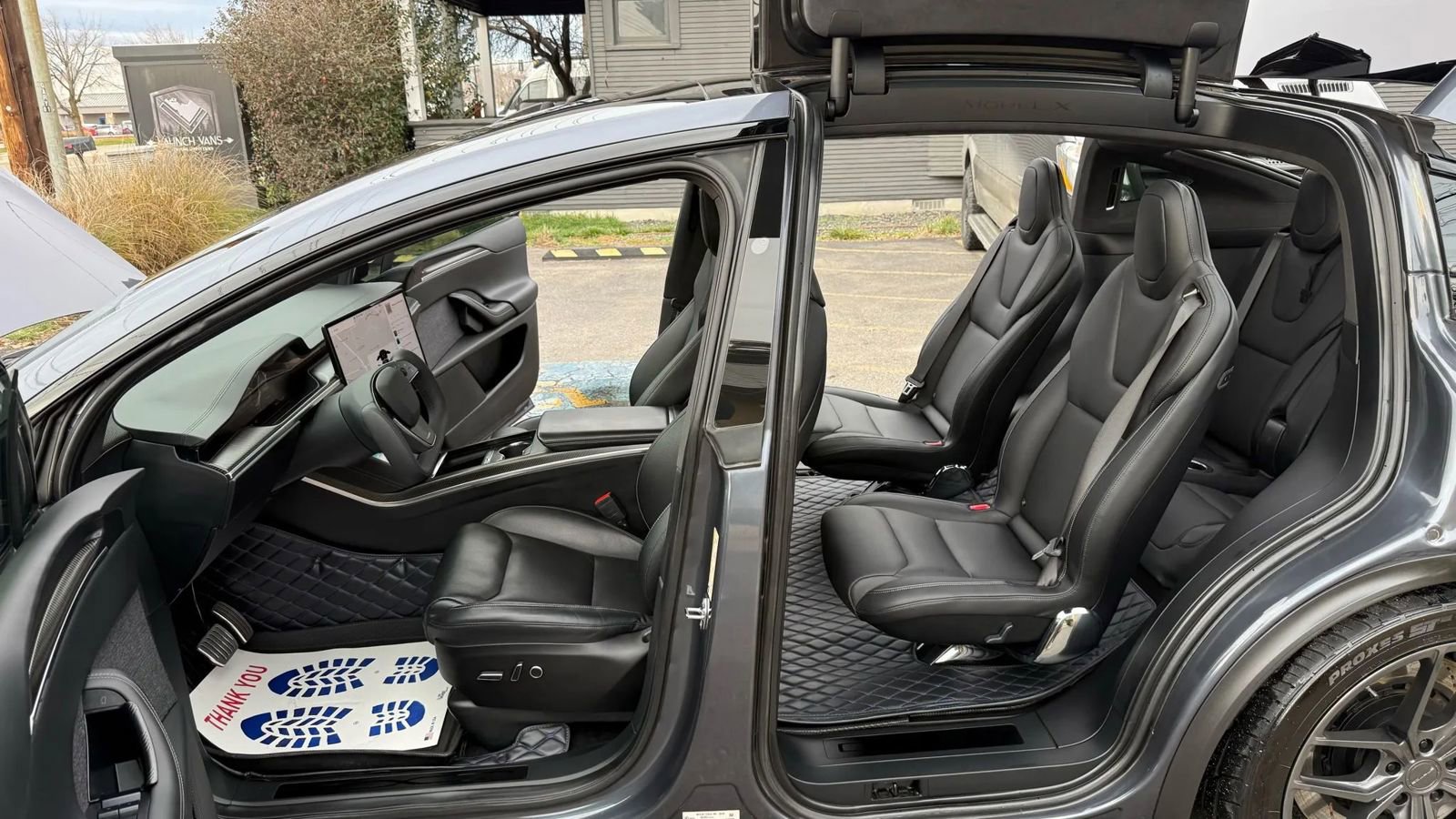 Used 2022 Tesla Model X Plaid image 18