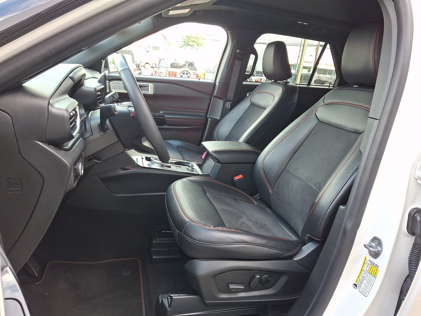 Certified 2023 Ford Explorer ST-Line w/ Class IV Trailer Tow Package AWD/4WD image 16