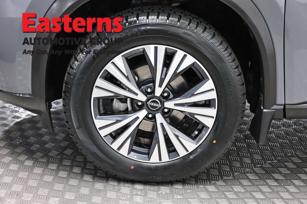 Used 2023 Nissan Rogue SV AWD/4WD image 32