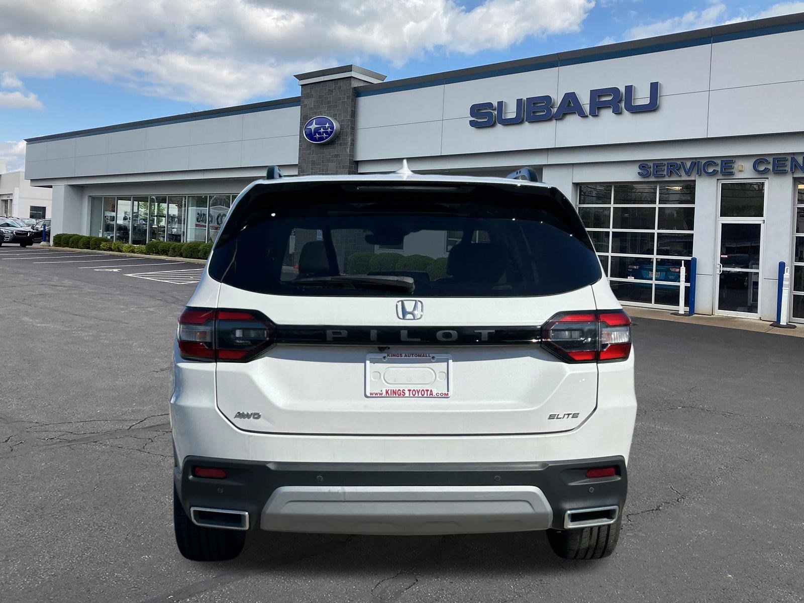 Used 2023 Honda Pilot Elite image 6