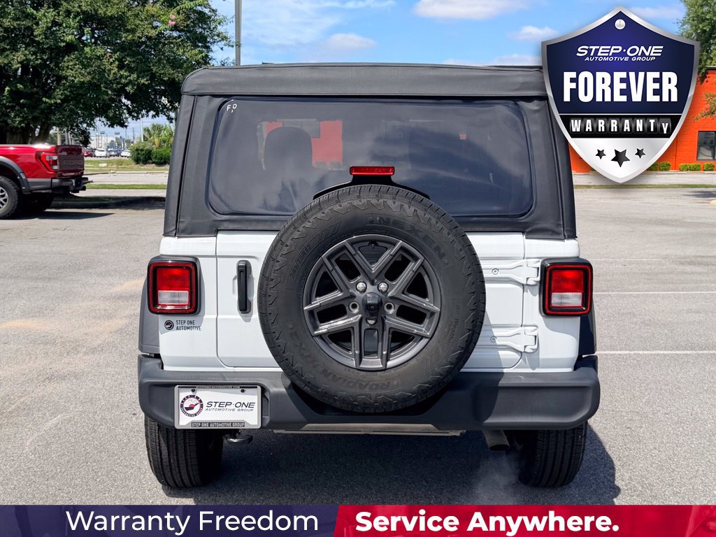 Used 2025 Jeep Wrangler Sport AWD/4WD image 5