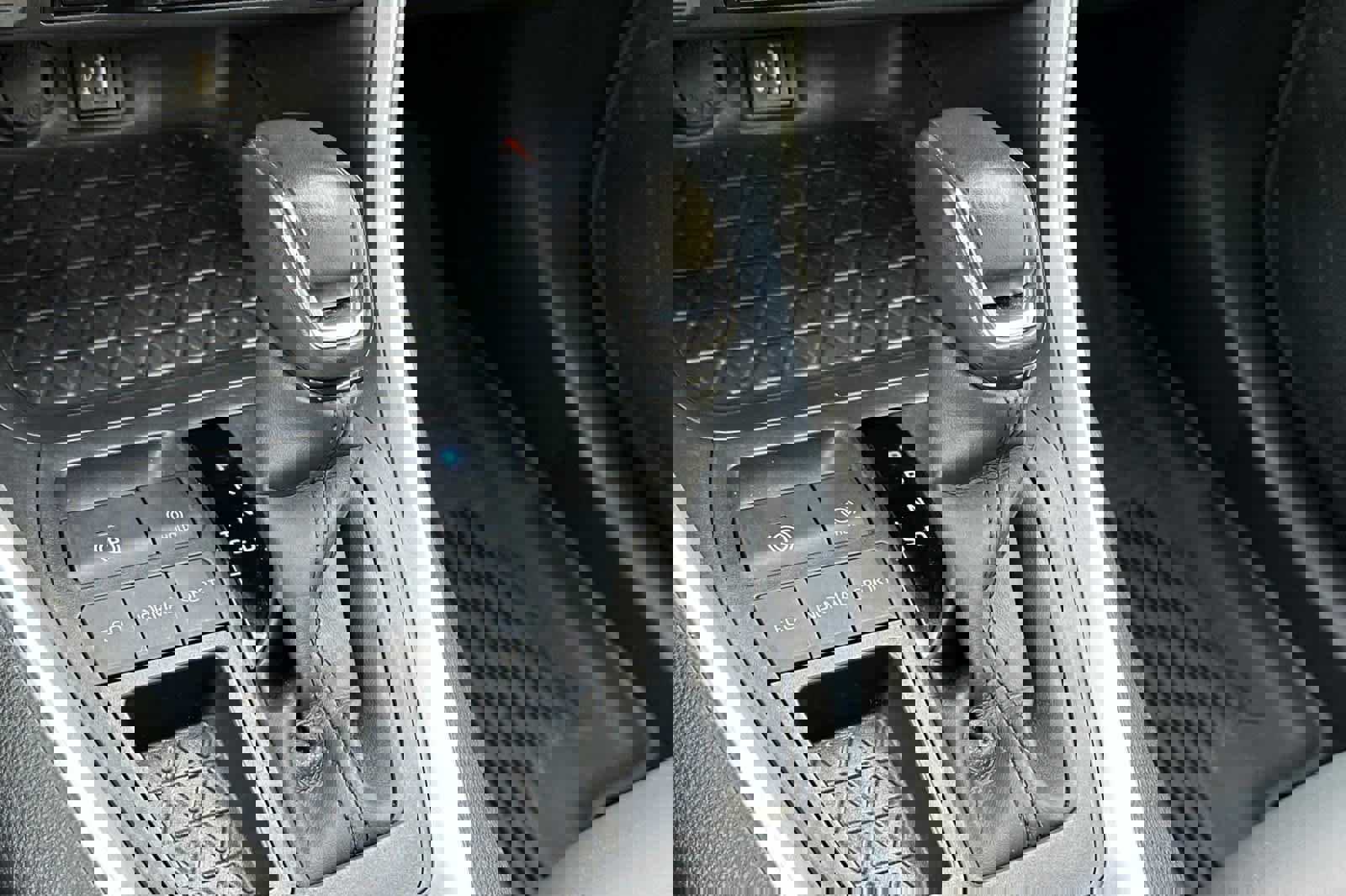 Used 2023 Toyota RAV4 XLE Premium image 23