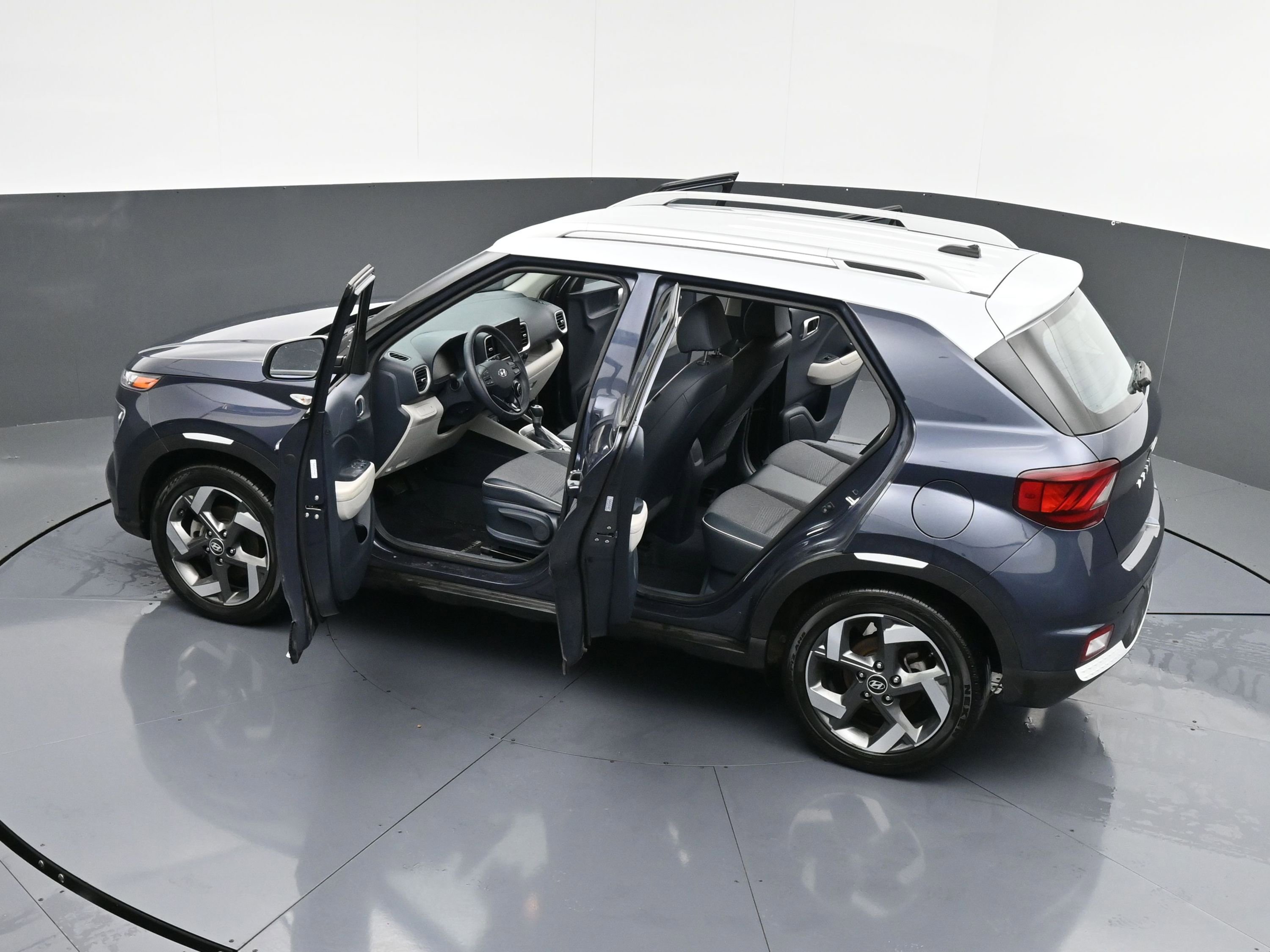 Used 2023 Hyundai Venue Limited w/ Cargo Package image 42