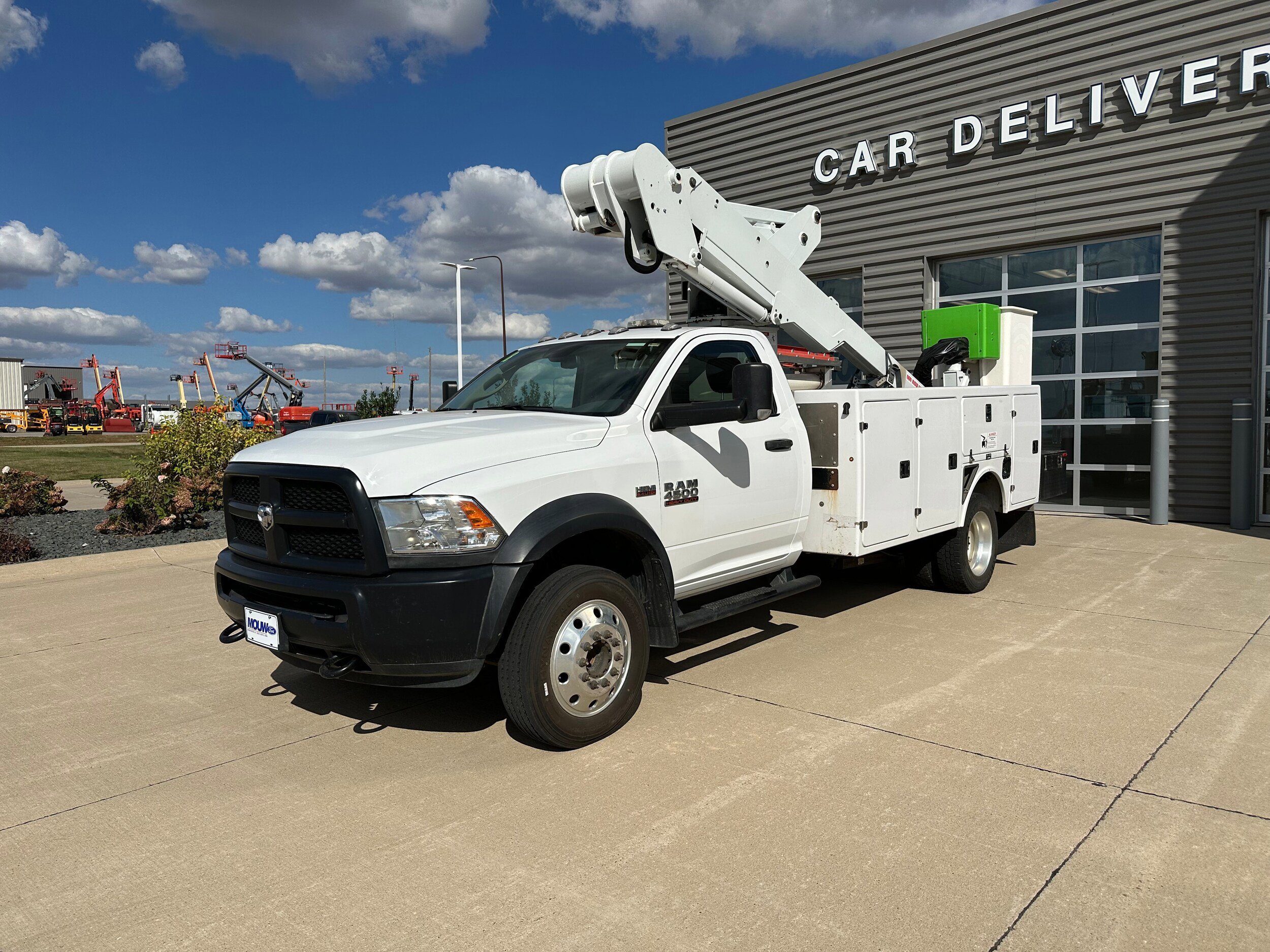 Used 2018 RAM 4500 Tradesman w/ Power & Remote Entry Group image 2