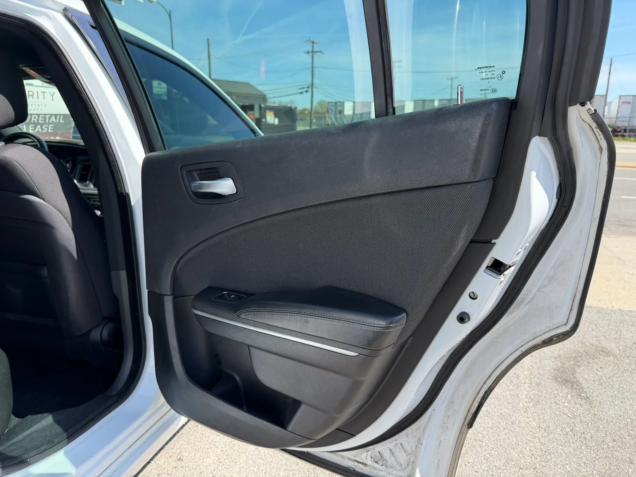 Used 2015 Dodge Charger SE w/ Popular Equipment Group RWD image 9