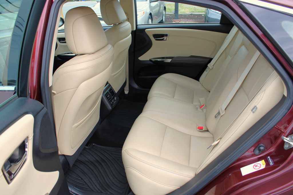 Used 2016 Toyota Avalon Limited w/ Protection Package FWD image 10