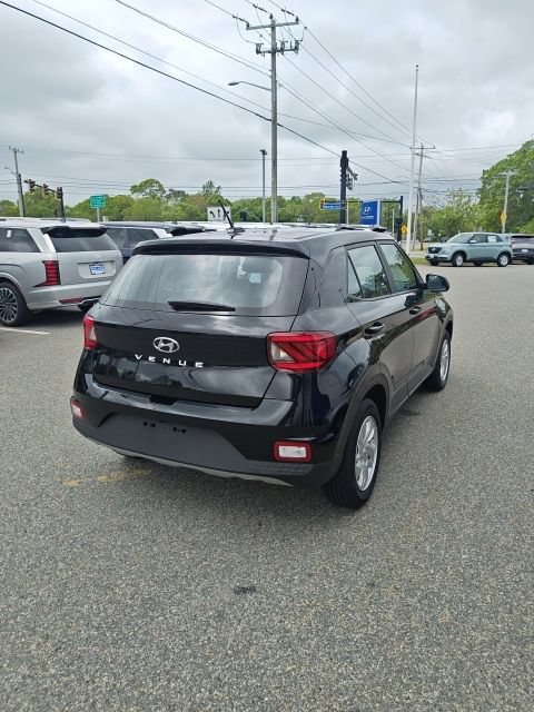 Certified 2026 Hyundai Venue SE FWD image 10