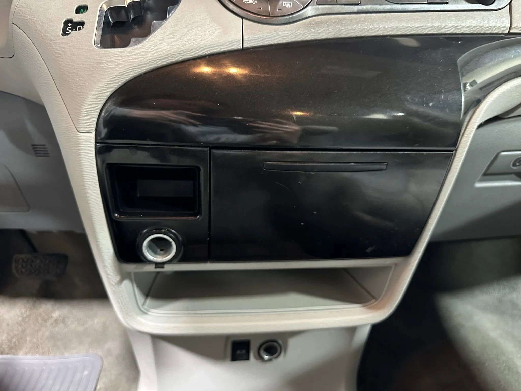 Used 2012 Toyota Sienna image 40