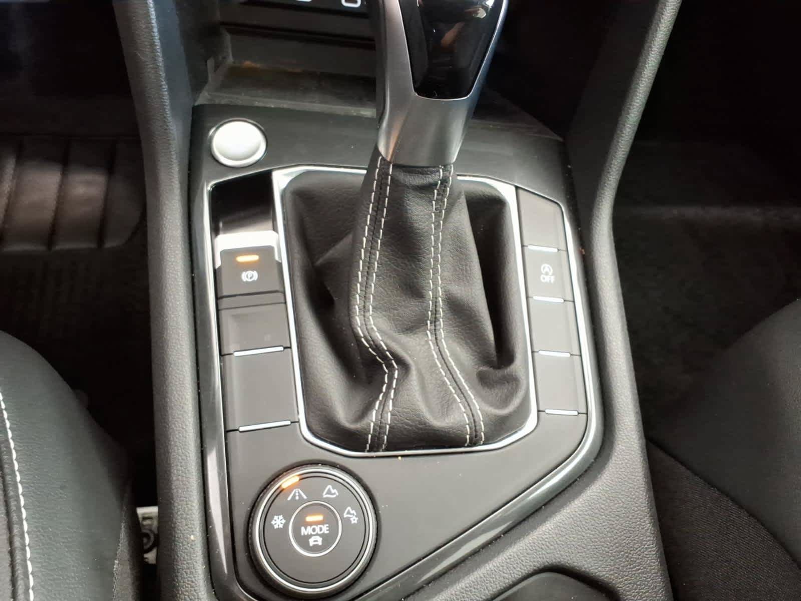 Used 2022 Volkswagen Tiguan SE AWD/4WD image 25
