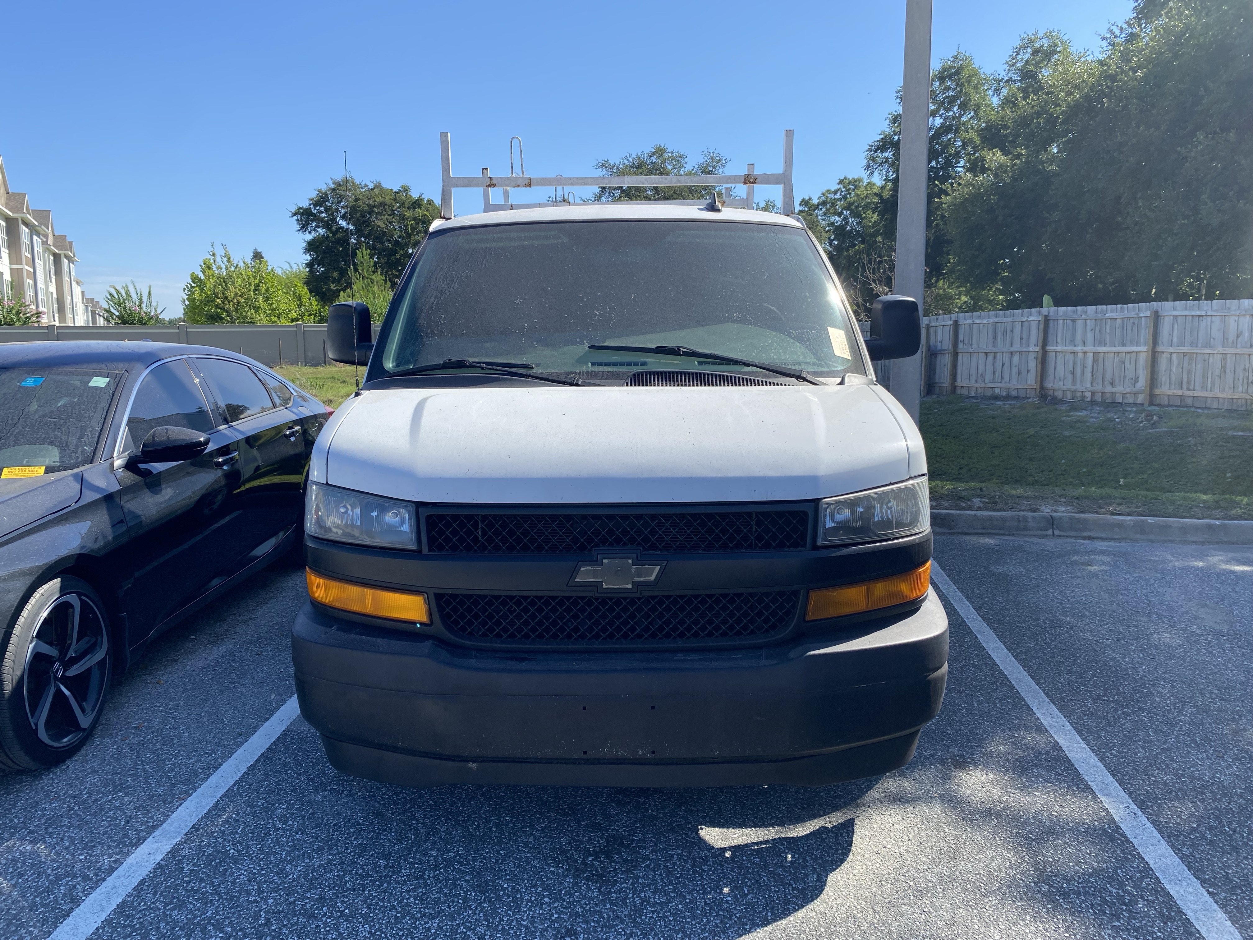 Used 2019 Chevrolet Express 2500 RWD image 2