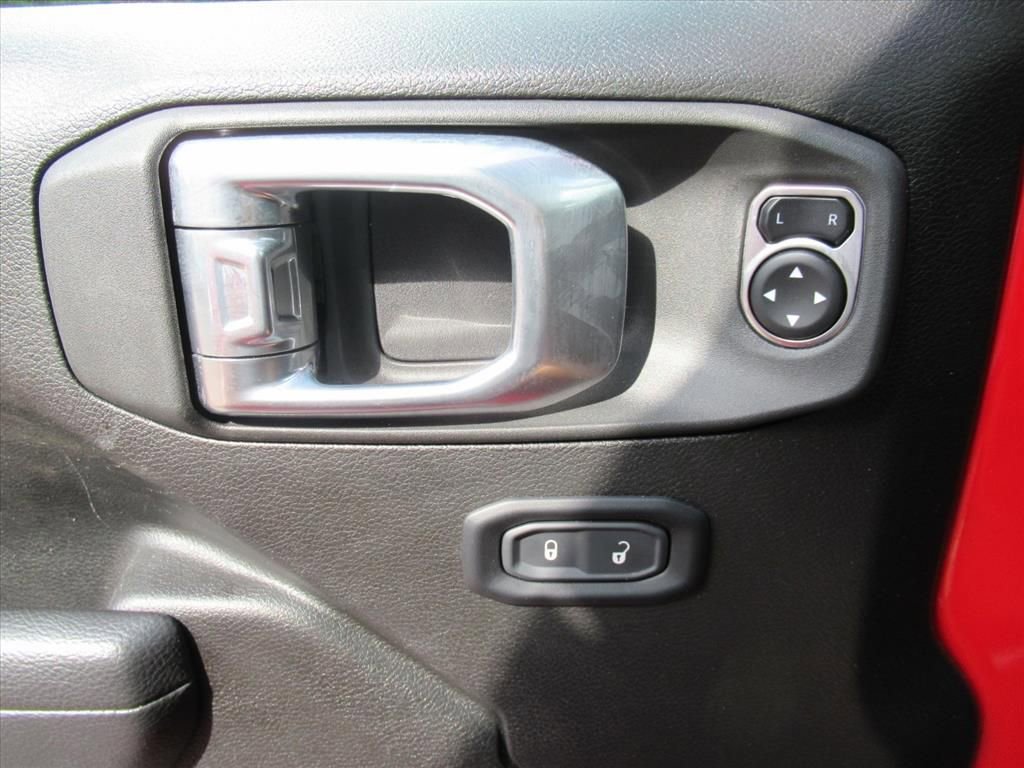 Certified 2025 Jeep Wrangler Unlimited Rubicon w/ Convenience Group AWD/4WD image 19