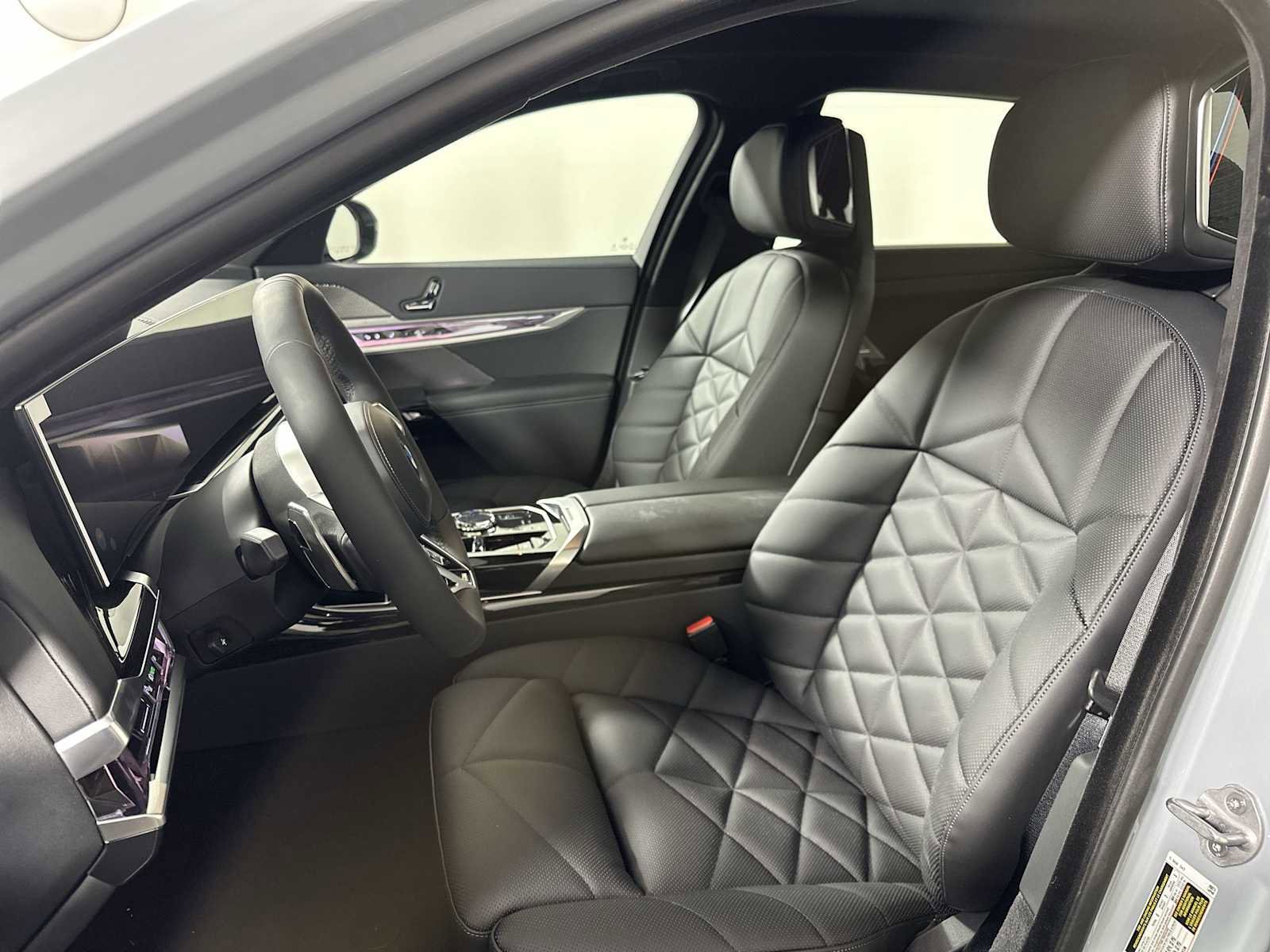 New 2026 BMW 740i xDrive w/ Premium Package image 11