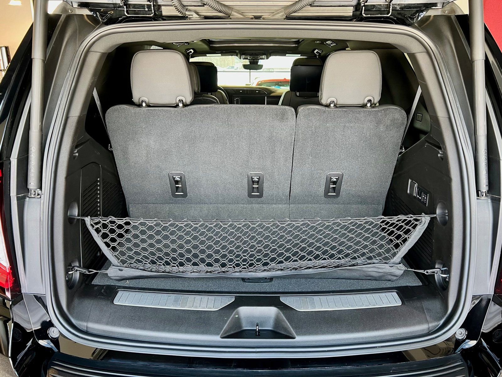 Used 2021 GMC Yukon Denali w/ Denali Premium Package image 24