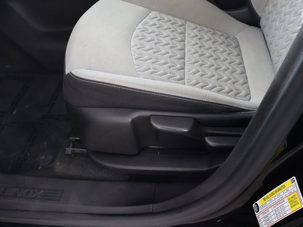 Used 2024 Chevrolet Equinox LS AWD/4WD image 27