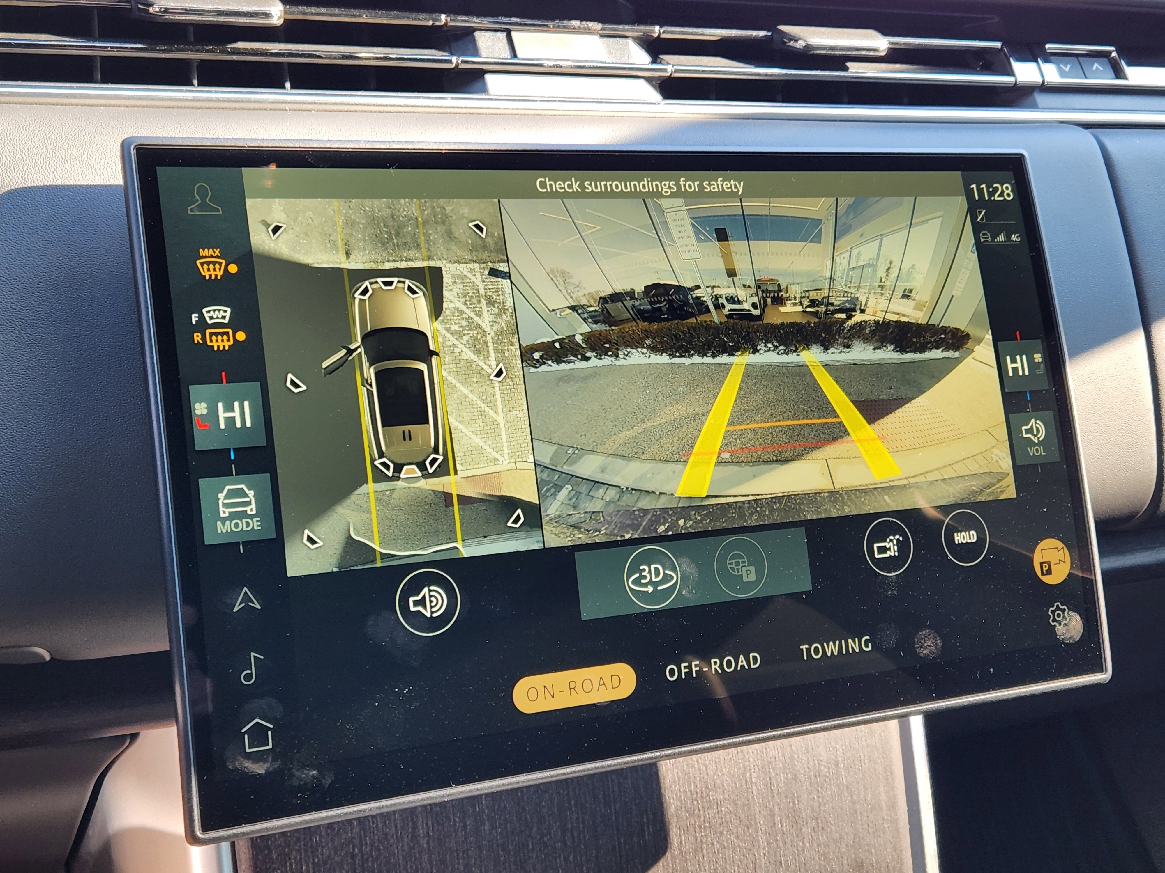 Certified 2025 Land Rover Range Rover SE image 22