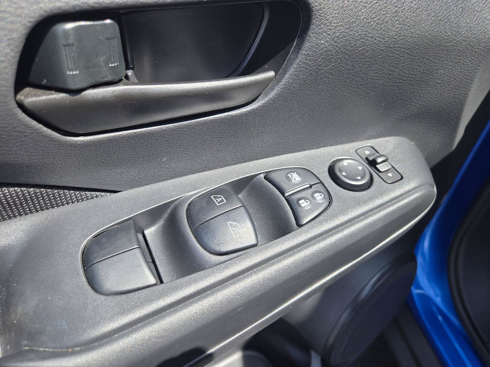 Used 2025 Nissan Kicks Play S FWD image 13