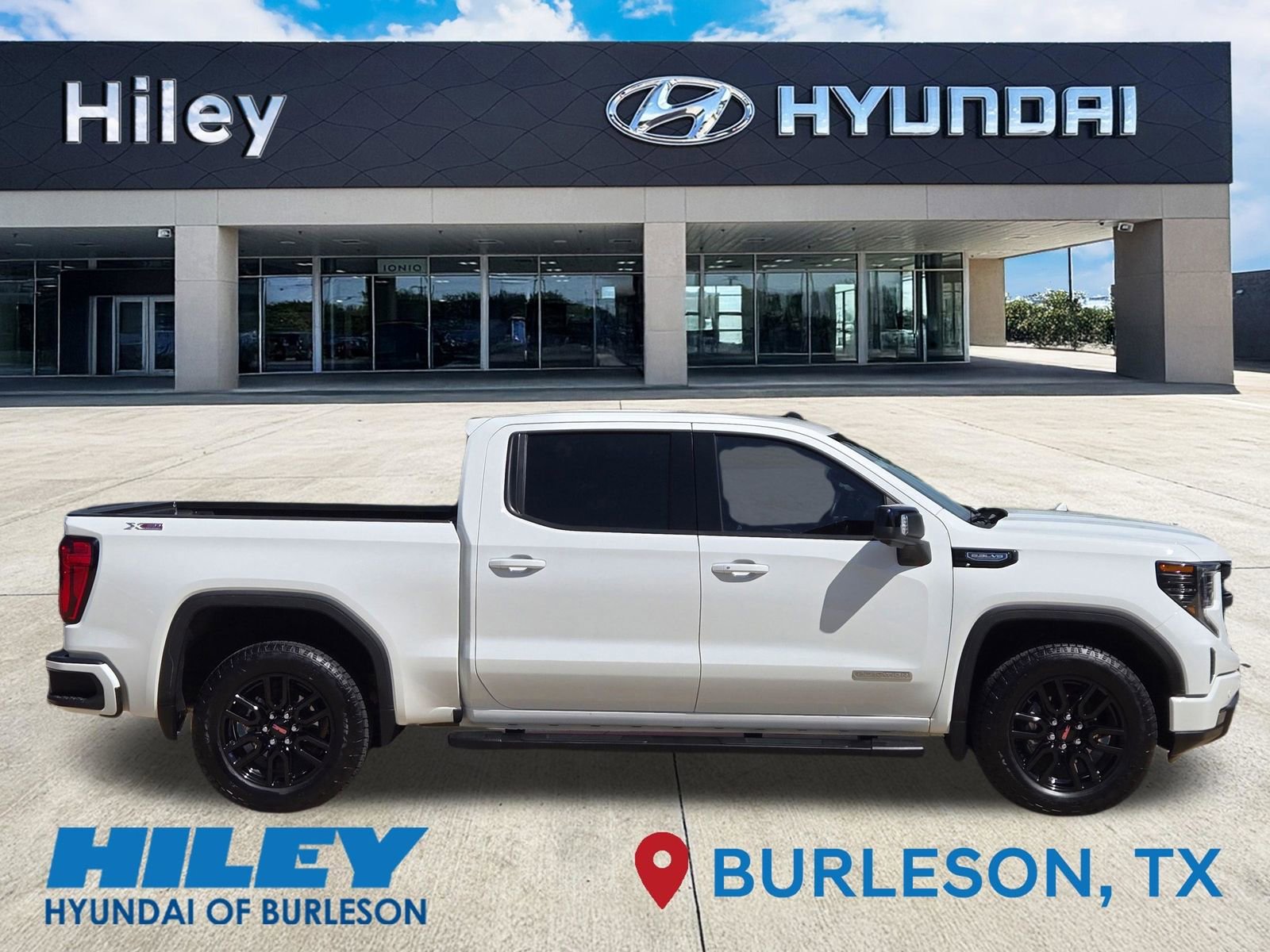 Used 2025 GMC Sierra 1500 Elevation w/ Elevation Premium Package AWD/4WD image 3