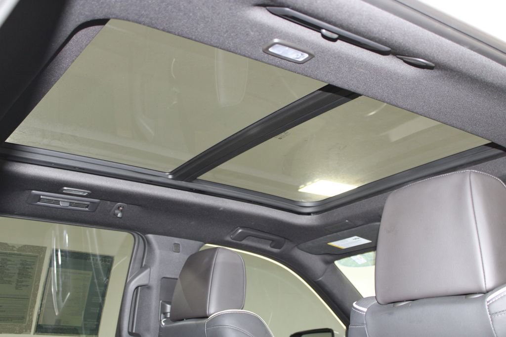 Used 2023 Cadillac Escalade Premium Luxury w/ LPO, Illumination Package RWD image 39