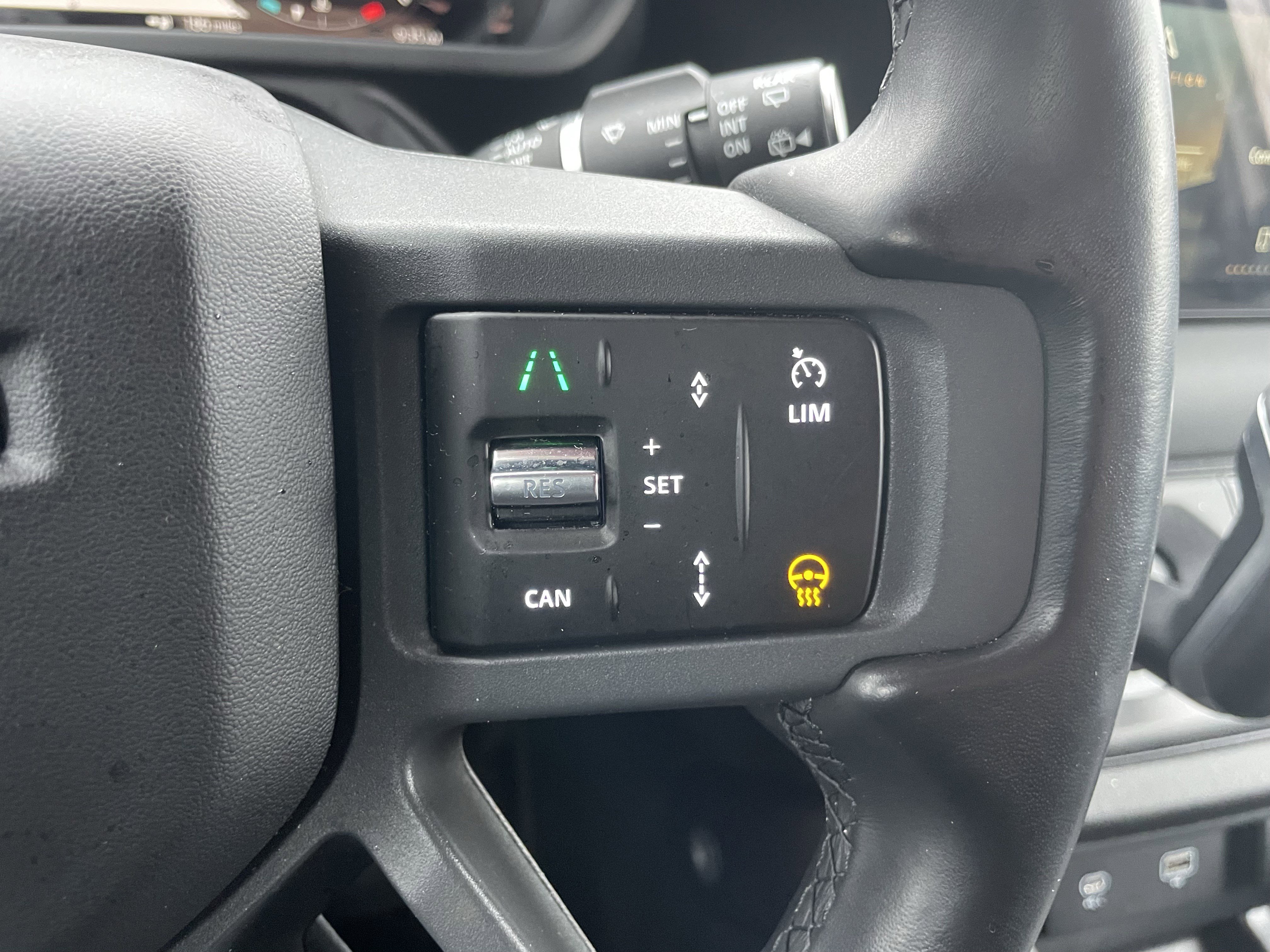 Used 2024 Land Rover Defender 110 X-Dynamic SE image 20