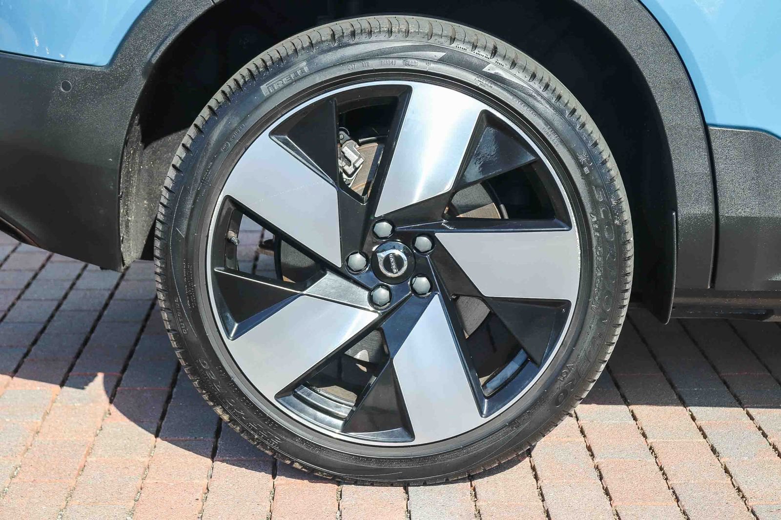 Used 2023 Volvo XC40 Recharge Plus AWD/4WD image 10