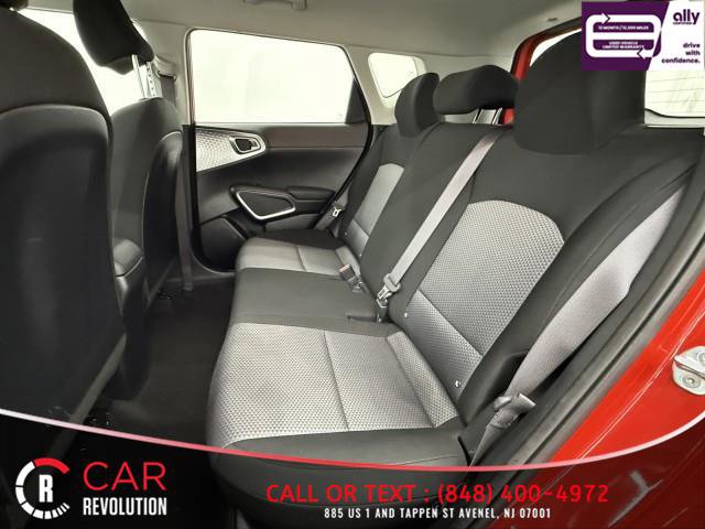 Used 2022 Kia Soul LX image 25