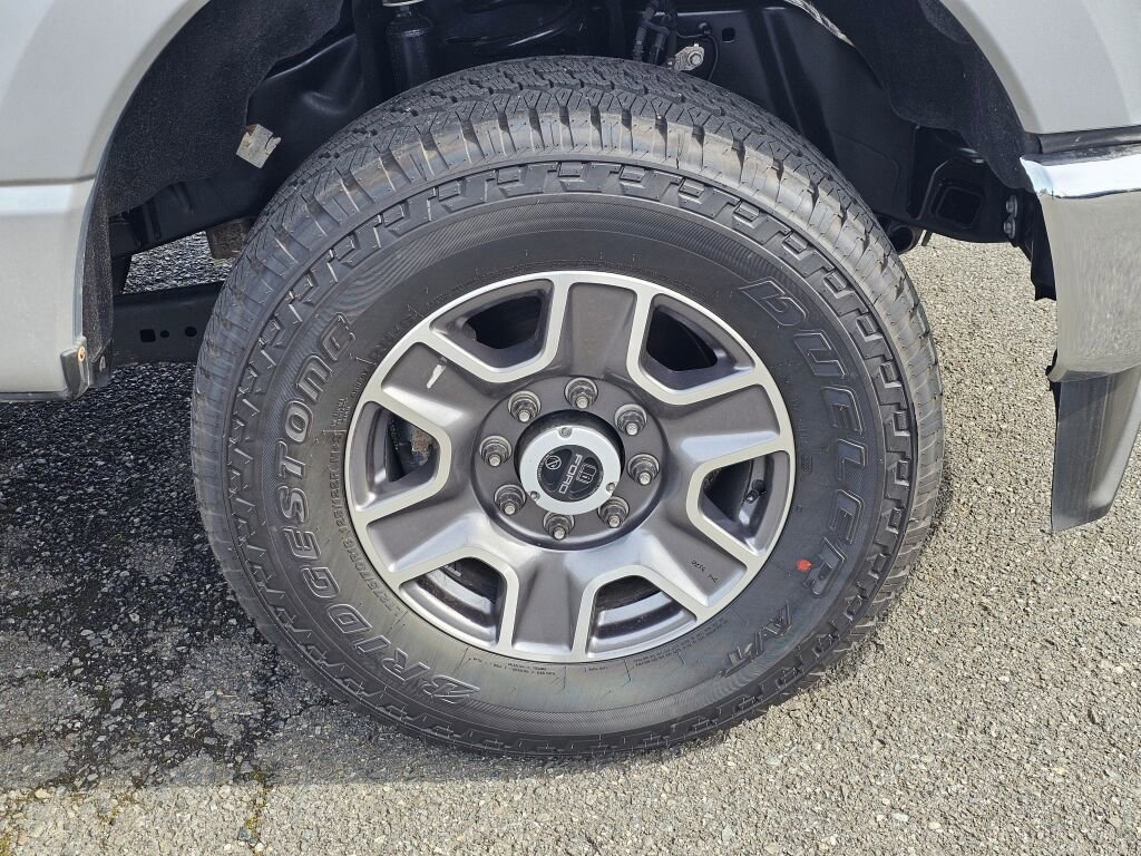 Used 2024 Ford F350 Lariat image 32