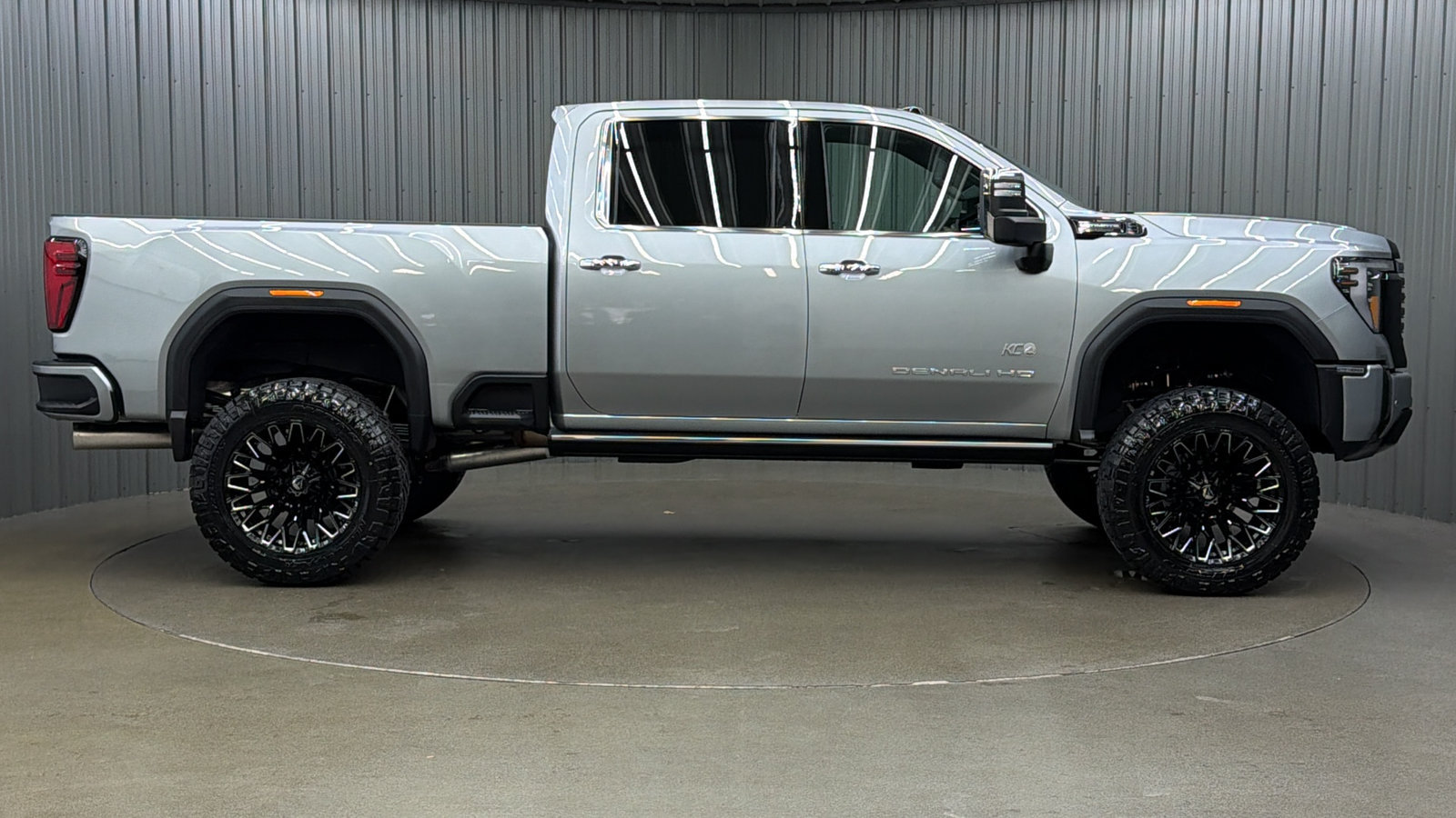 Used 2026 GMC Sierra 2500 Denali Ultimate w/ LPO, GMC Protection Package AWD/4WD image 6
