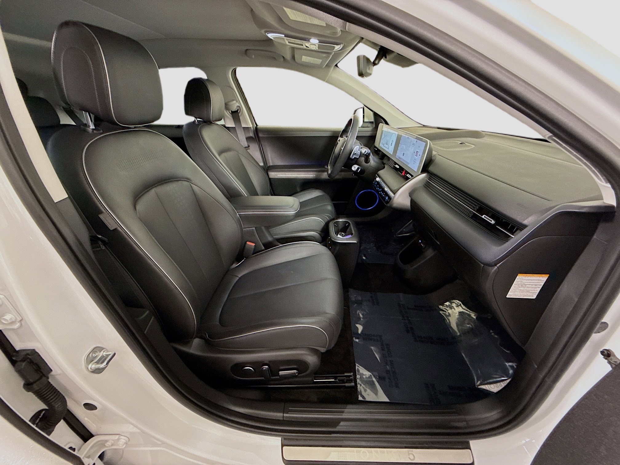 Used 2024 Hyundai Ioniq 5 Limited image 29