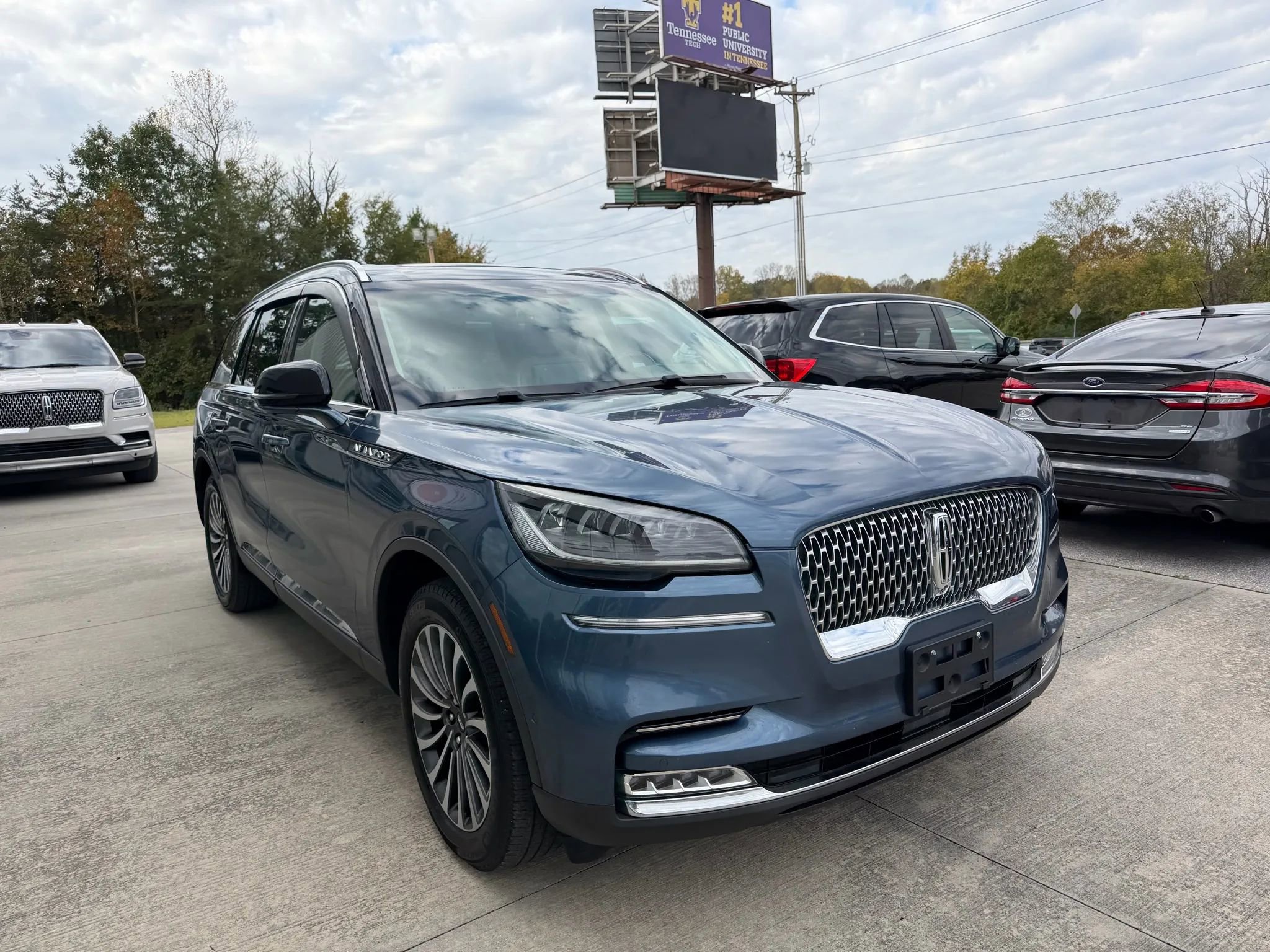 Used 2020 Lincoln Aviator Reserve w/ Equipment Group 201A image 31