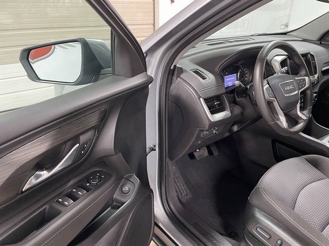 Used 2023 GMC Terrain SLE w/ Driver Convenience Package AWD/4WD image 10