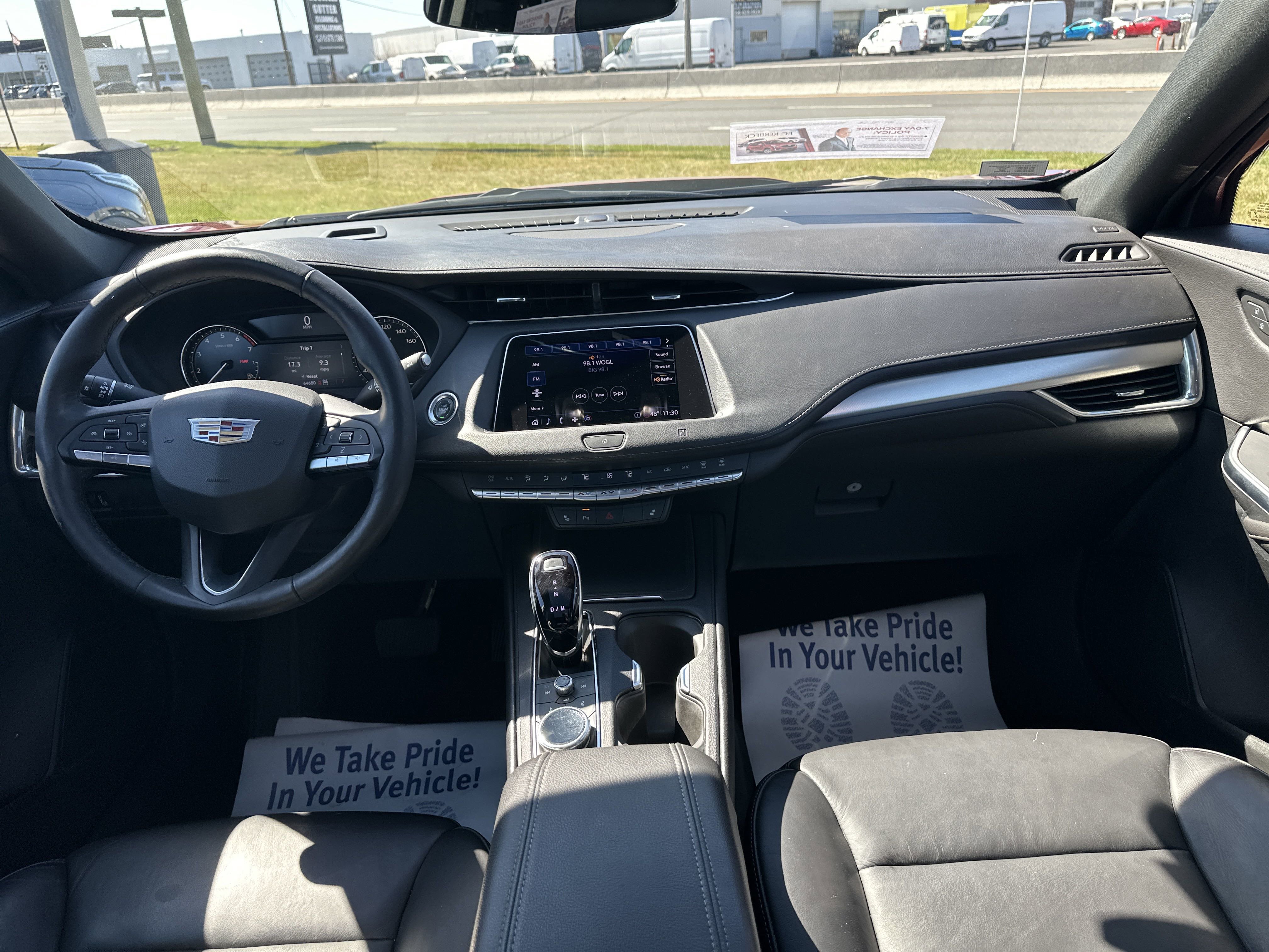 Used 2020 Cadillac XT4 Premium Luxury w/ Cold Weather Package image 15