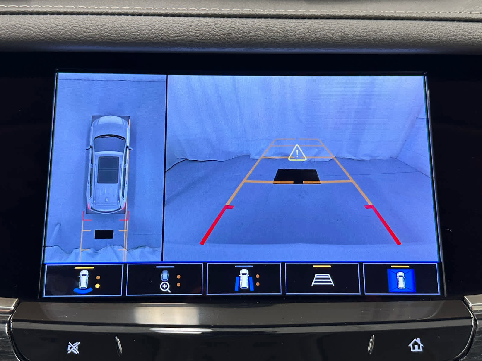 Used 2023 Cadillac XT6 Premium Luxury w/ Technology Package image 40