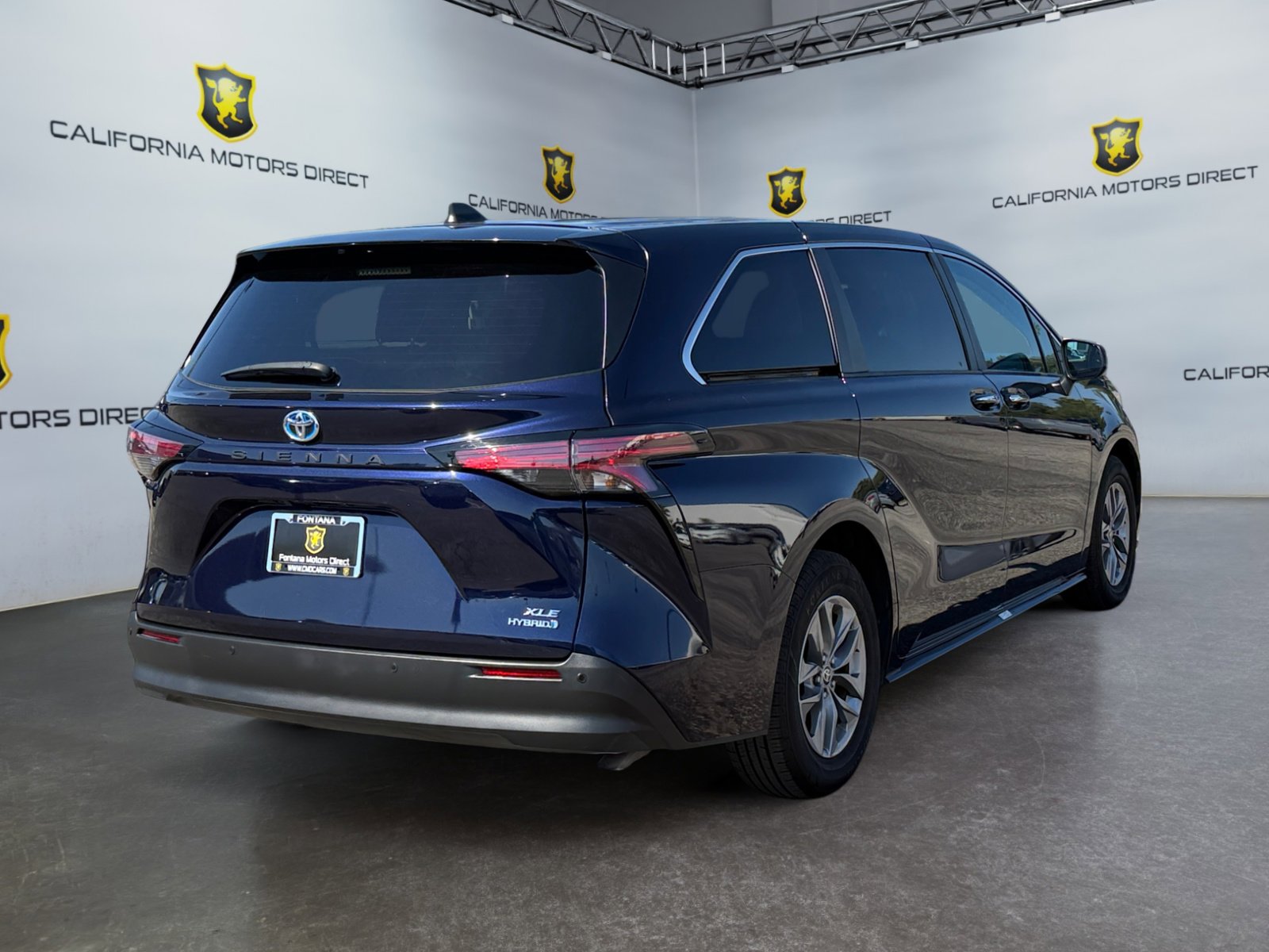 Used 2022 Toyota Sienna XLE image 5