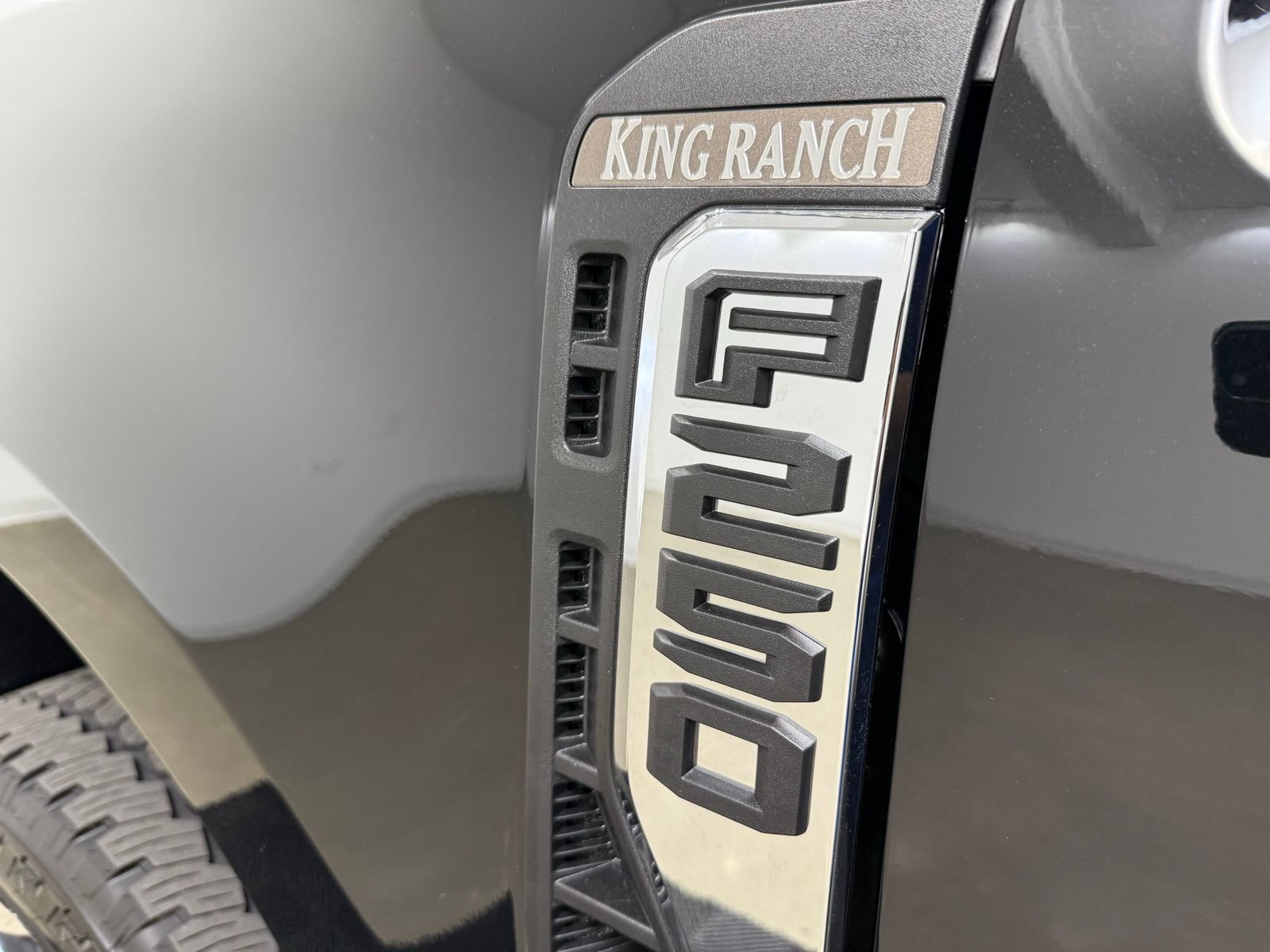 New 2026 Ford F250 King Ranch w/ Chrome Package AWD/4WD image 11