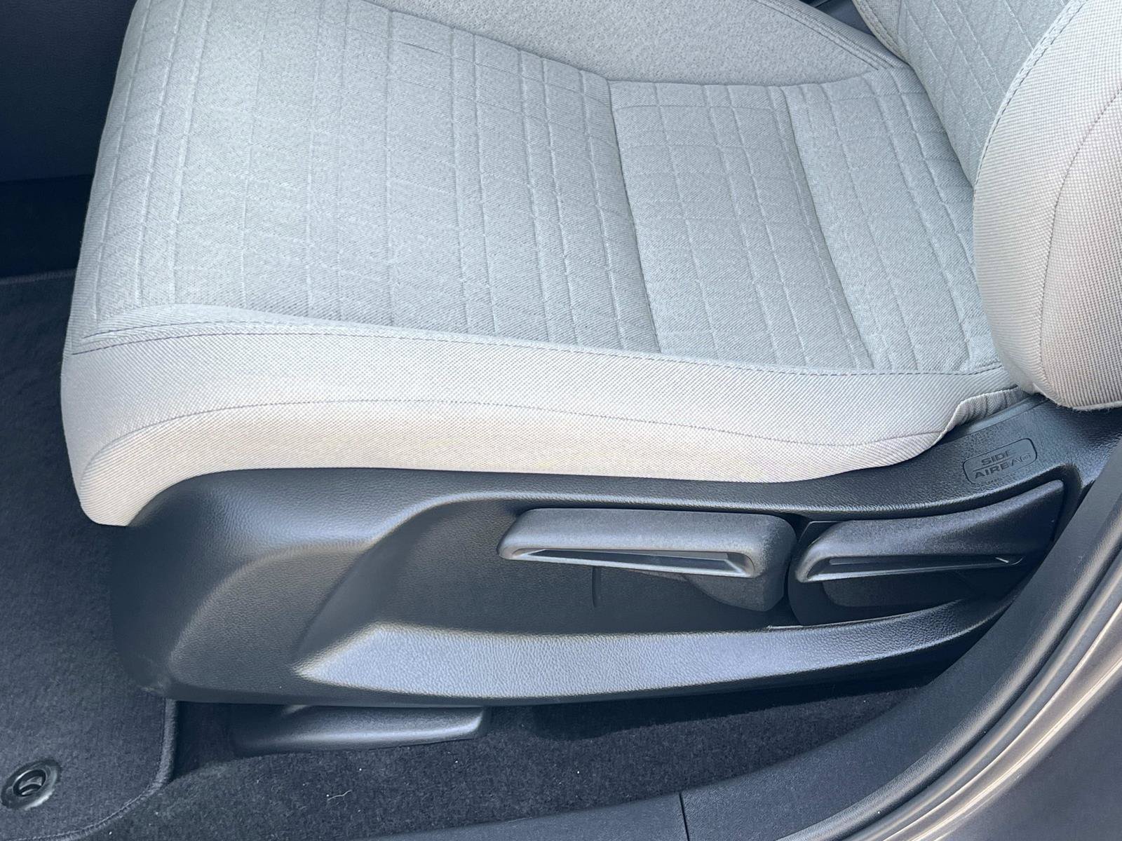 Certified 2025 Honda HR-V LX image 17