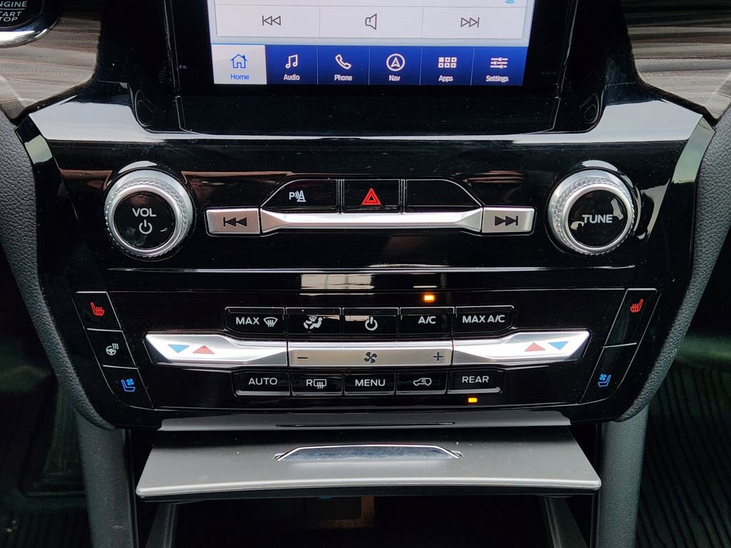 Used 2024 Ford Explorer Limited w/ Limited Technology Package AWD/4WD image 26
