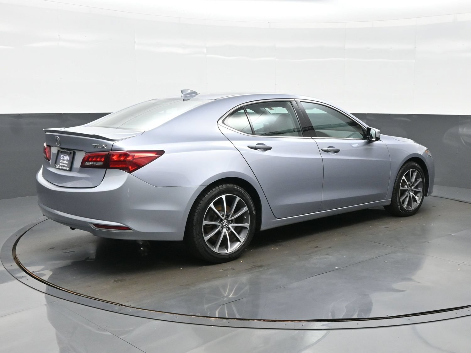 Used 2015 Acura TLX w/ Technology Package FWD image 6