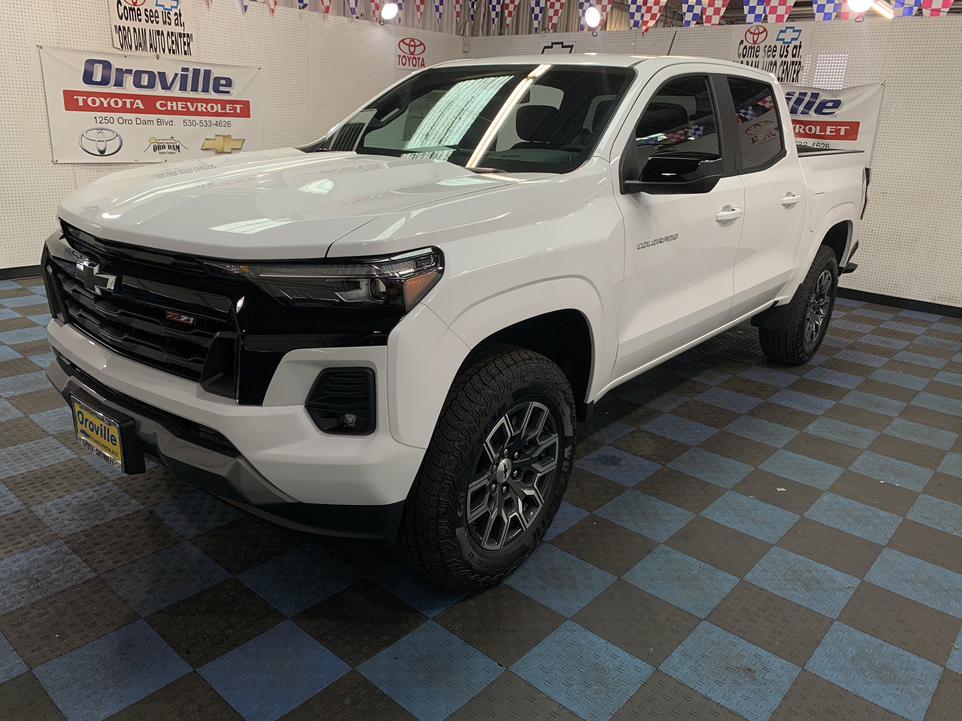 New 2026 Chevrolet Colorado Z71 w/ Z71 Convenience Package 2 AWD/4WD image 1