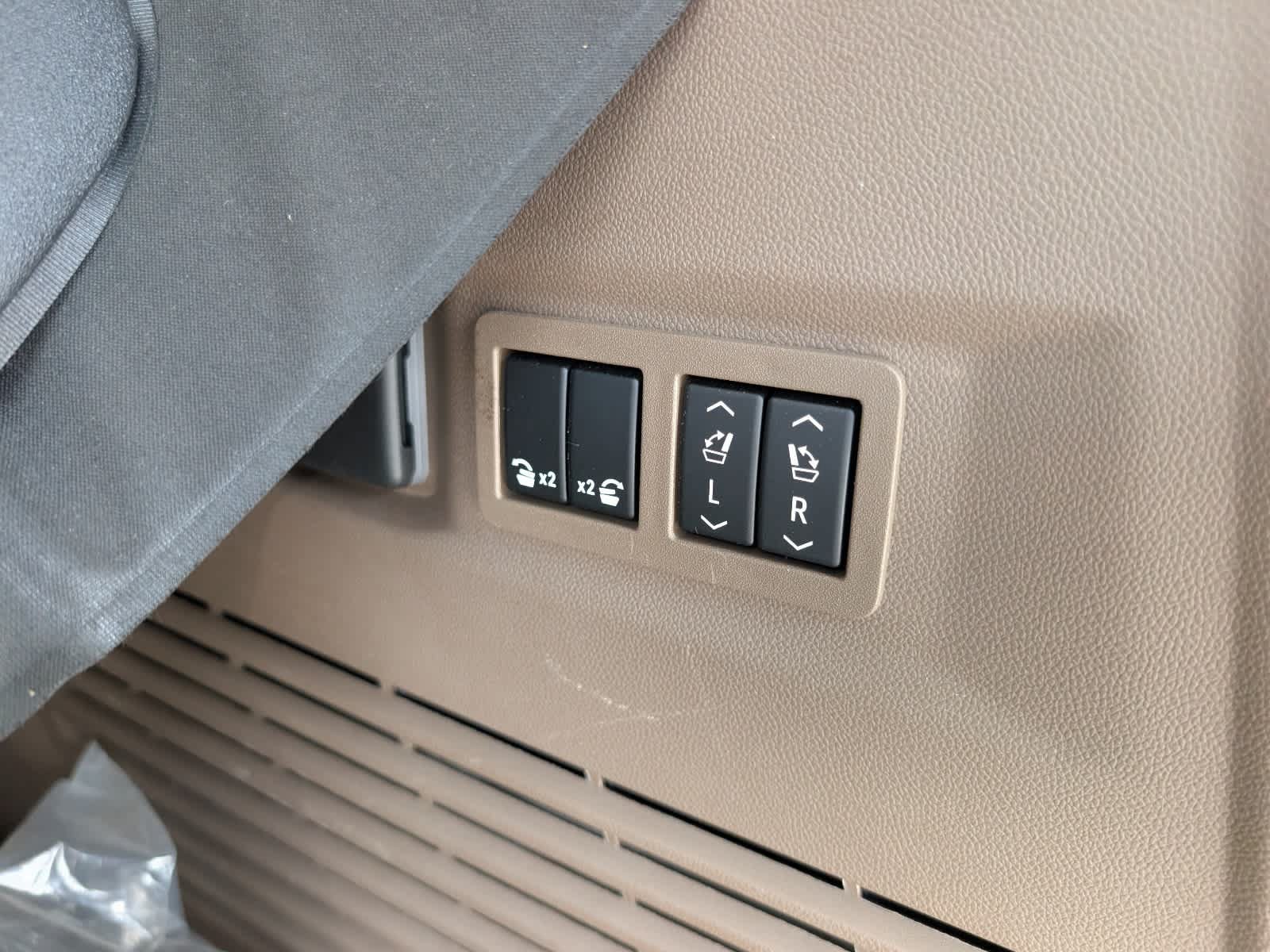 Certified 2022 GMC Yukon Denali AWD/4WD image 16