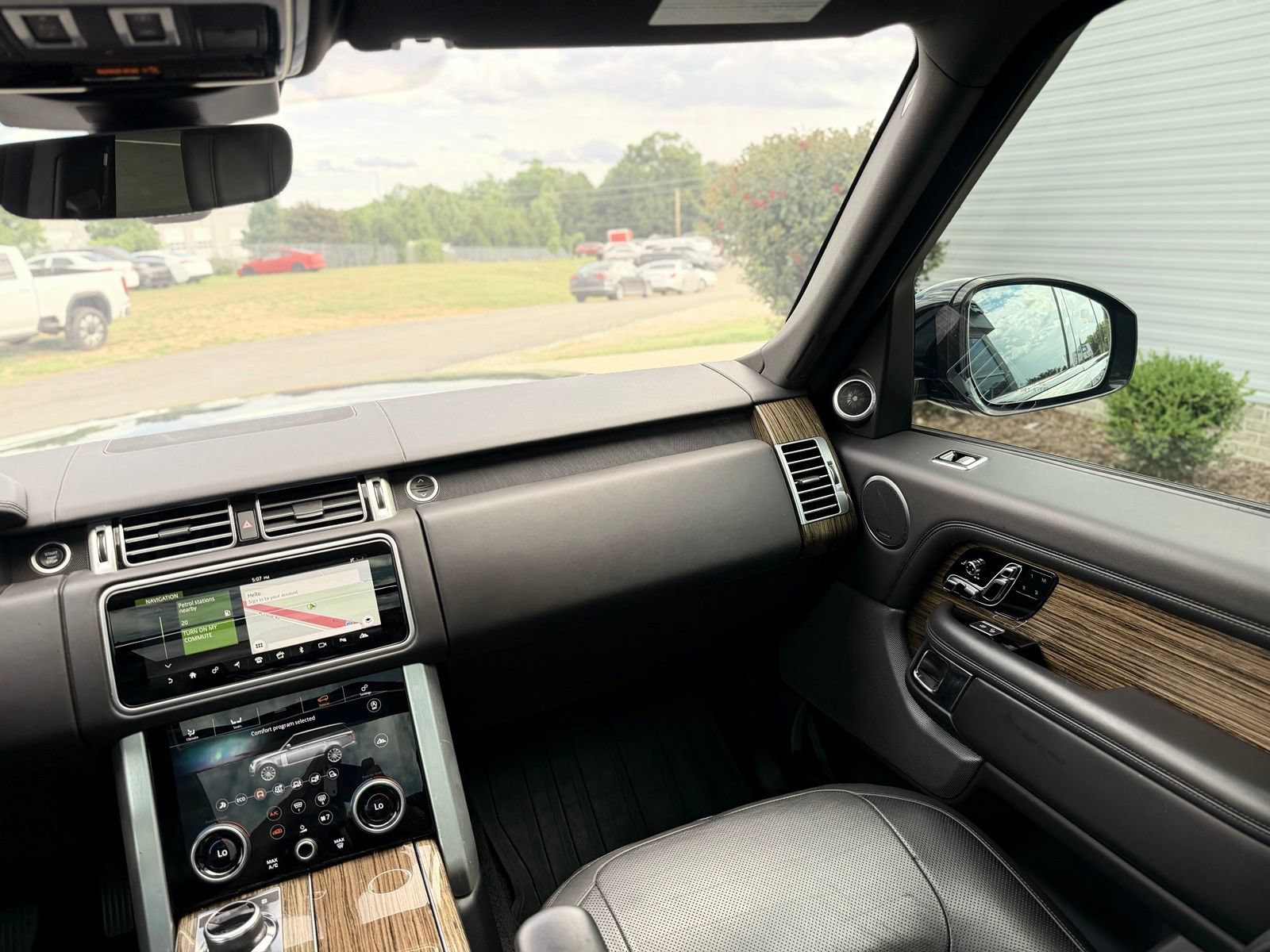 Used 2018 Land Rover Range Rover Supercharged AWD/4WD image 33