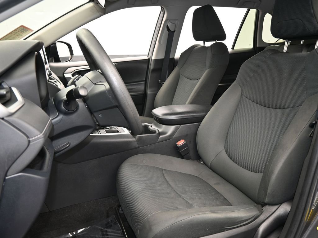 Used 2023 Toyota RAV4 LE image 10