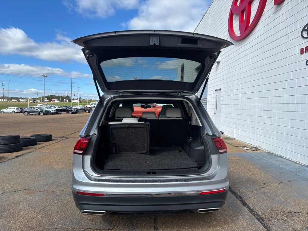 Used 2021 Volkswagen Tiguan SE w/ Panoramic Sunroof Package image 26