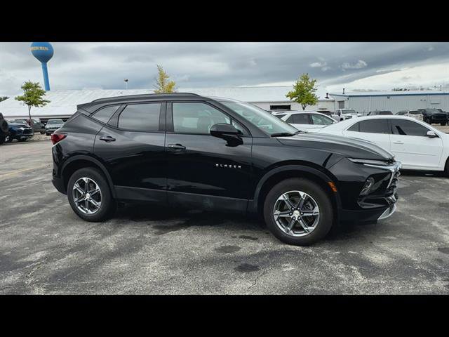 Used 2024 Chevrolet Blazer LT w/ Convenience Package image 2