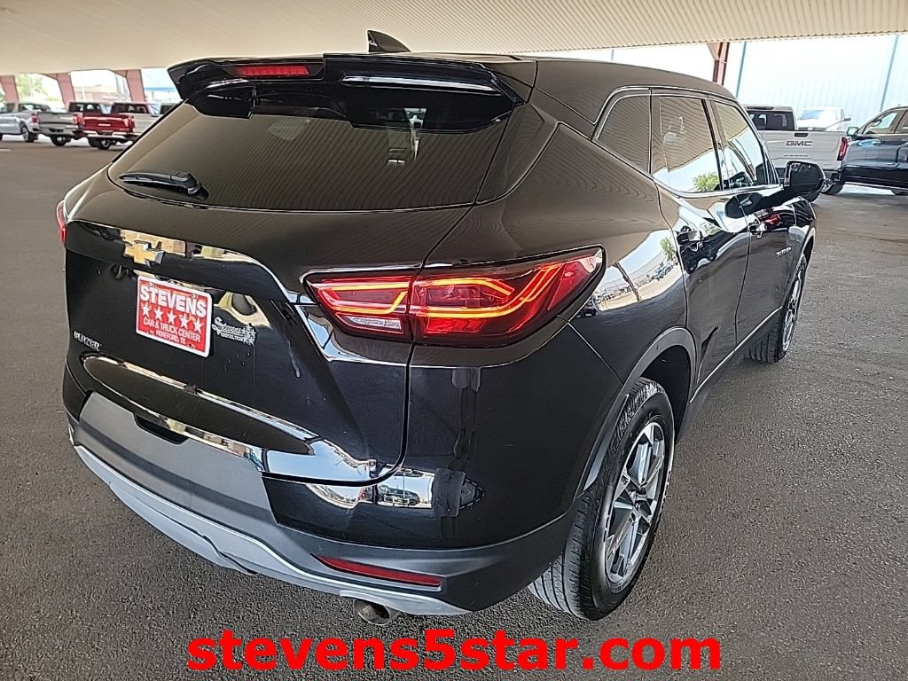 Used 2025 Chevrolet Blazer LT FWD image 8