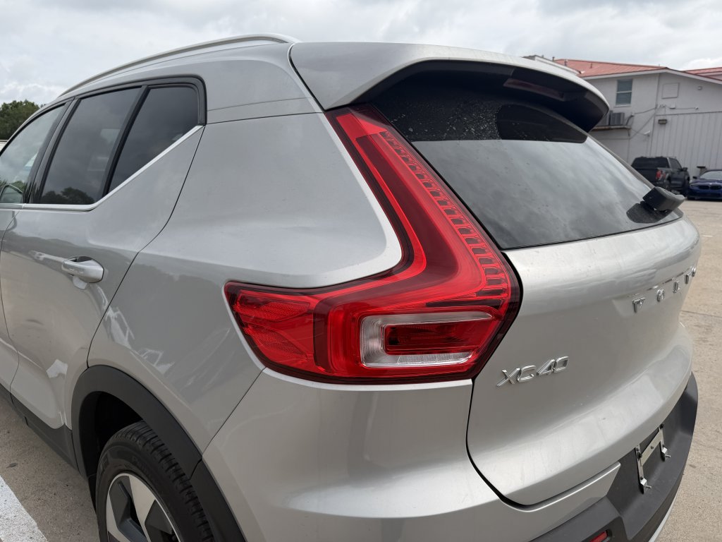 Used 2023 Volvo XC40 B5 Plus w/ Driver Assist Package AWD/4WD image 25