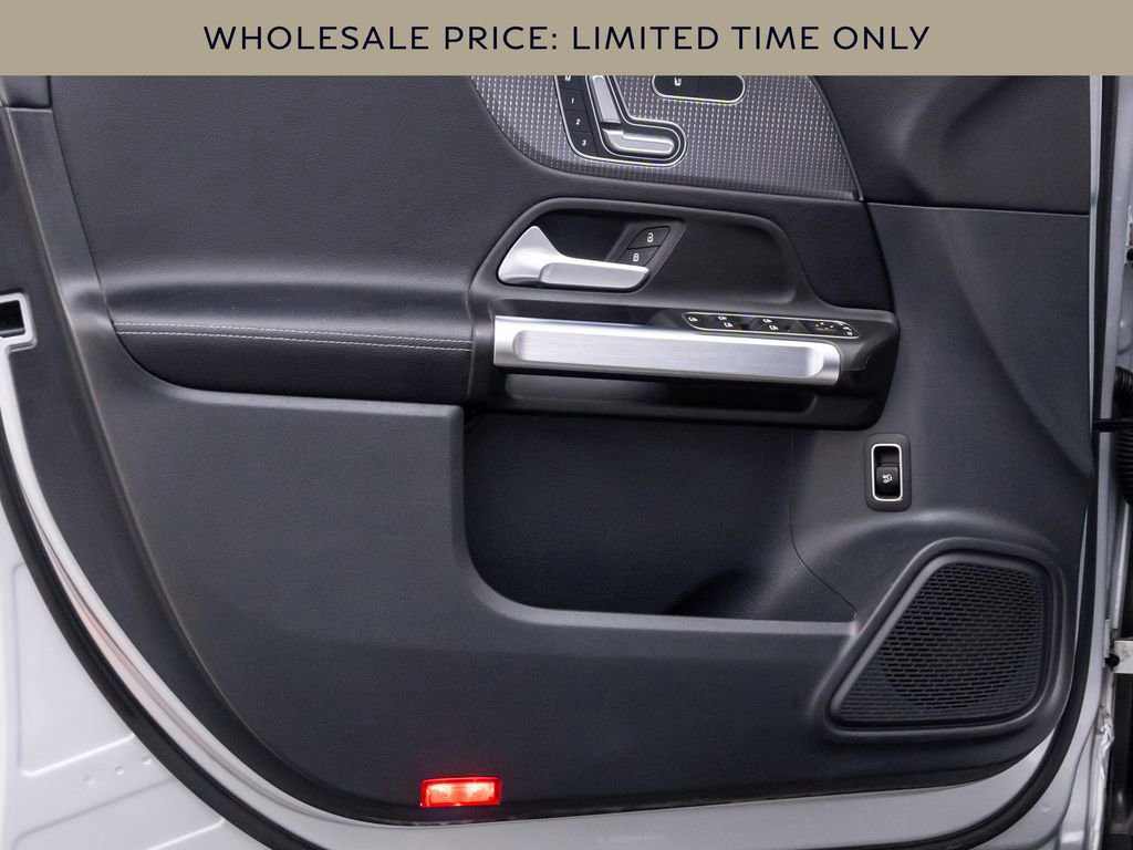 Used 2022 Mercedes-Benz GLB 250 4MATIC image 12